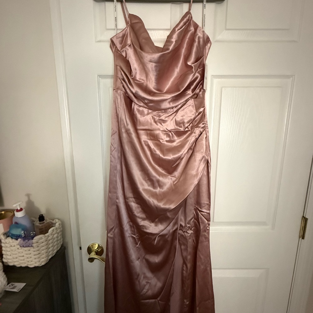 Elegant Pink Satin Evening Dress